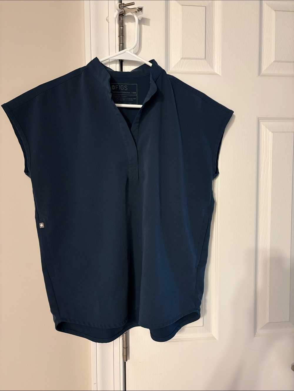 FIGS XXS Rafeala top